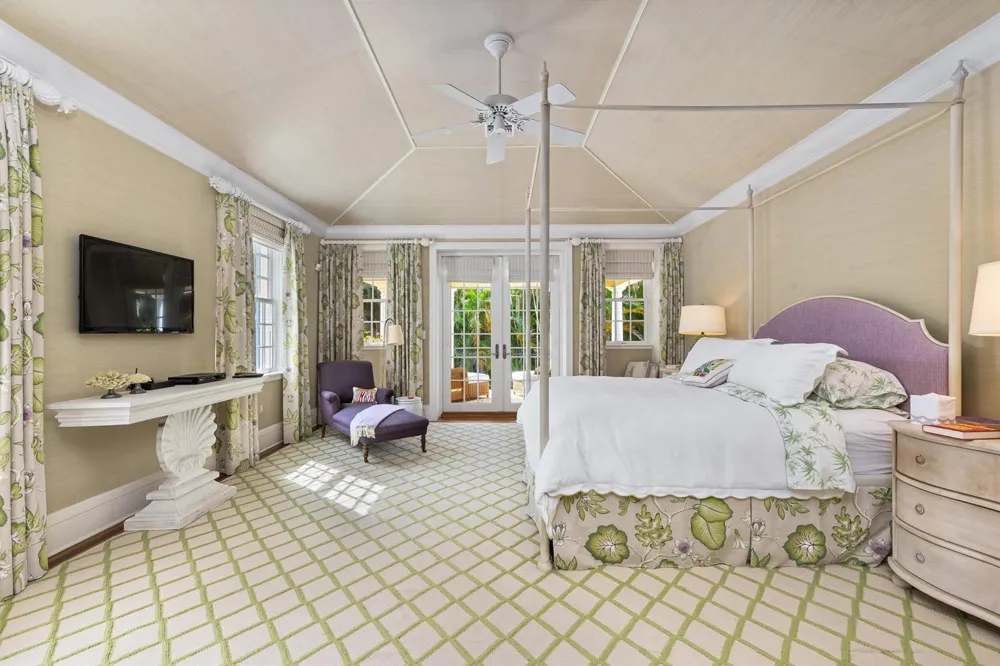 246 Emerald Lane Palm Beach, FL 33480