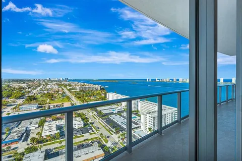 220 Lake Shore Drive #2105