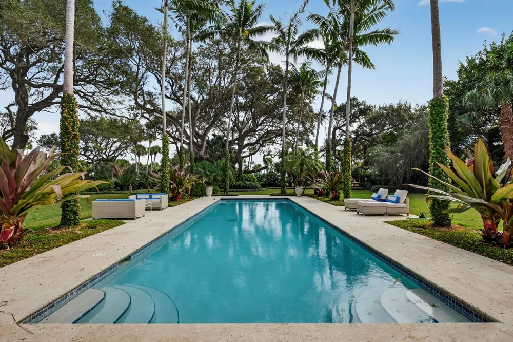 2010 Club Drive Vero Beach, FL 32963
