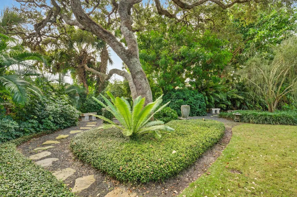 2010 Club Drive Vero Beach, FL 32963
