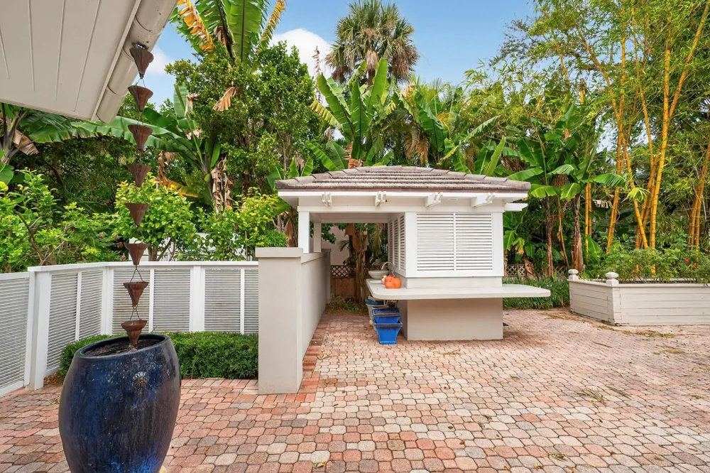 2010 Club Drive Vero Beach, FL 32963