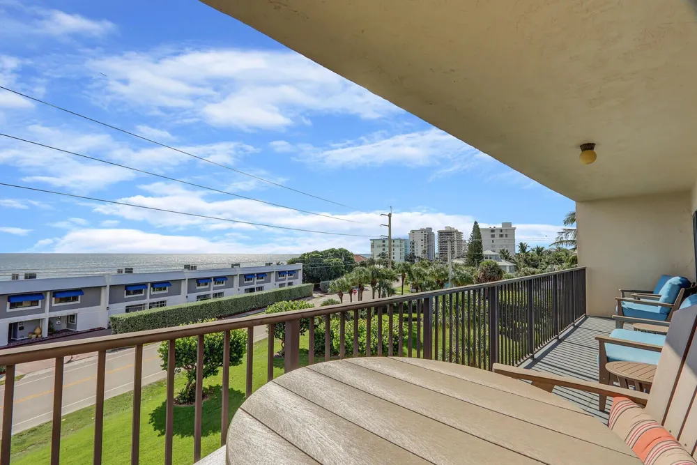 1055 Ocean Drive #403 Juno Beach, FL 33408