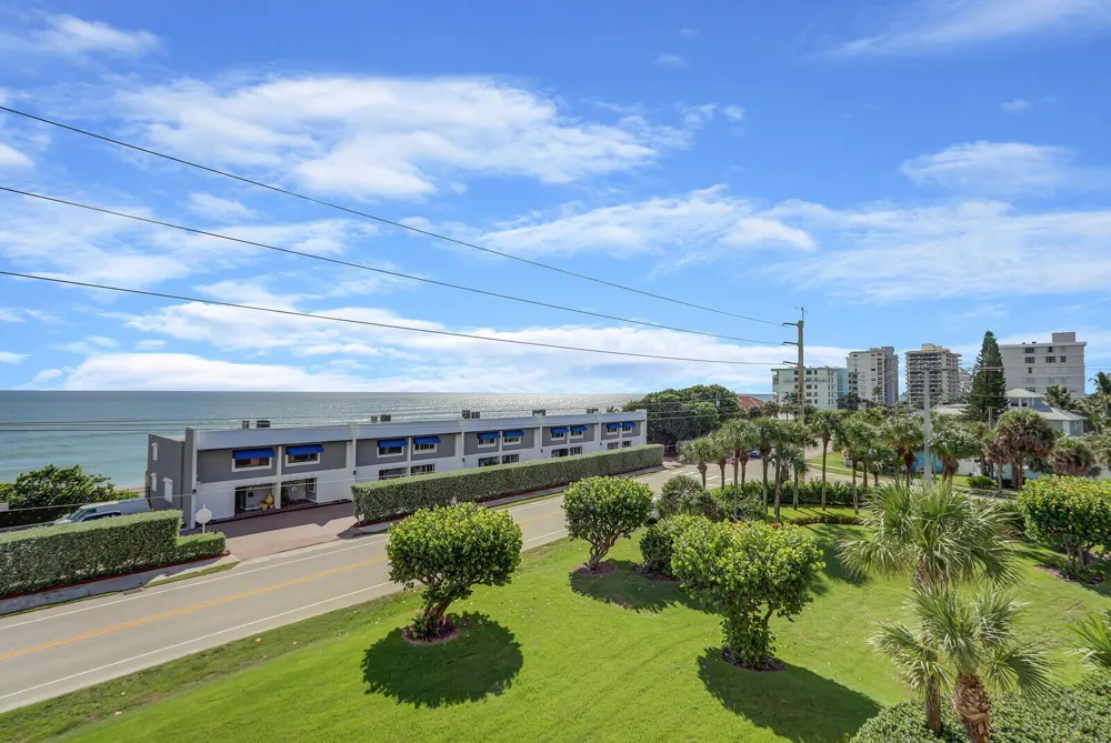 1055 Ocean Drive #403 Juno Beach, FL 33408