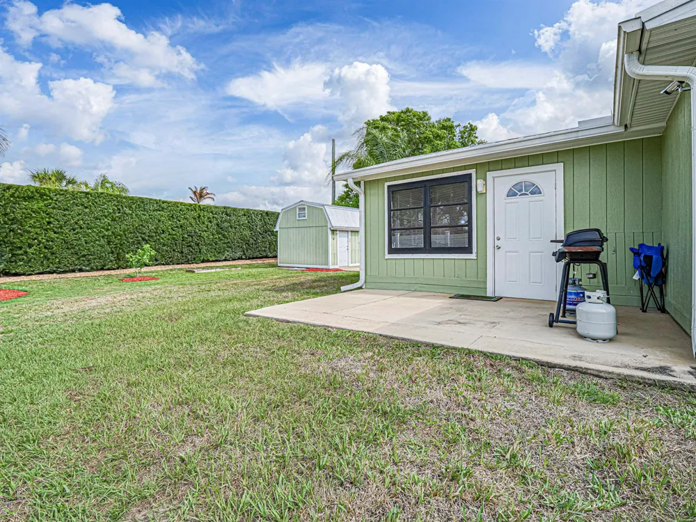 573 Autumn Terrace Sebastian, FL 32958