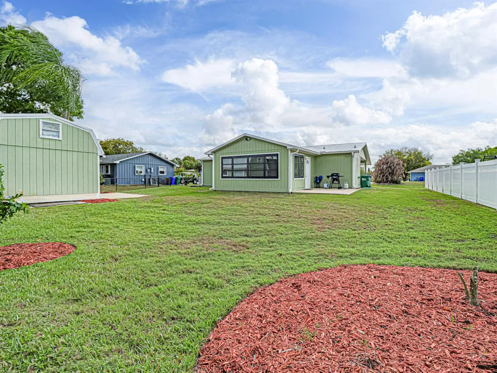 573 Autumn Terrace Sebastian, FL 32958
