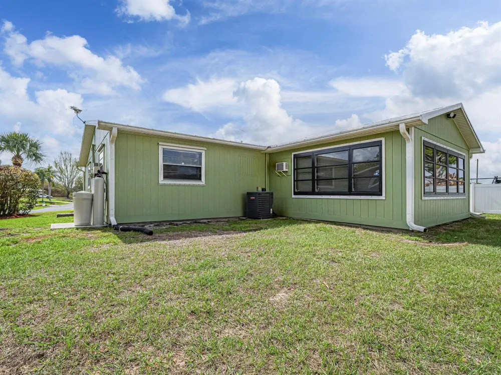 573 Autumn Terrace Sebastian, FL 32958