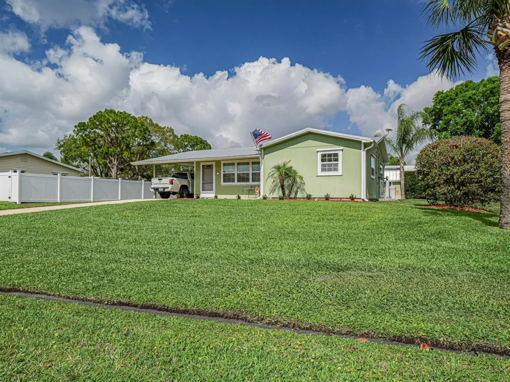 573 Autumn Terrace Sebastian, FL 32958