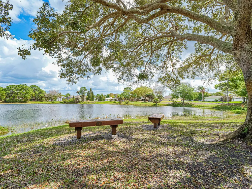 573 Autumn Terrace Sebastian, FL 32958