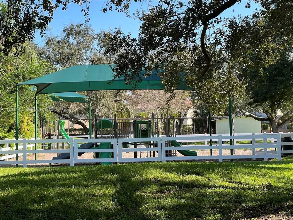 31 Chestnut Circle Cooper City, FL 33026