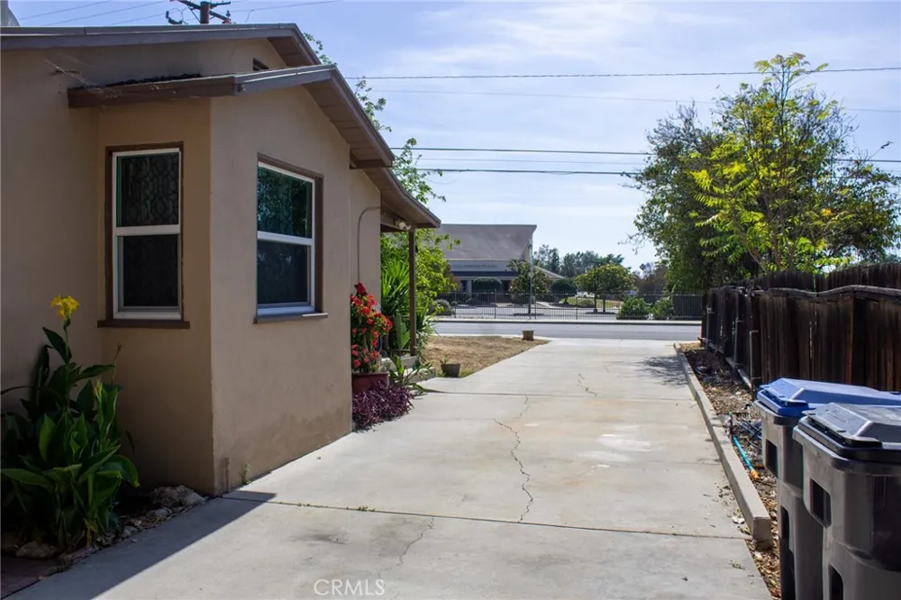27020 Girard Hemet, CA 92544