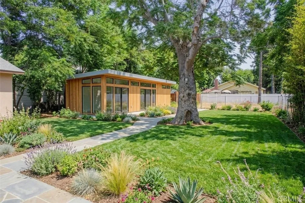 27020 Girard Hemet, CA 92544