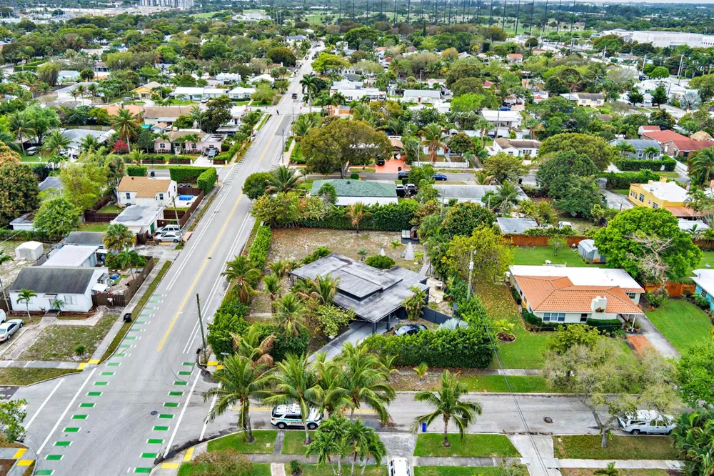 6301 Lake Avenue West Palm Beach, FL 33405