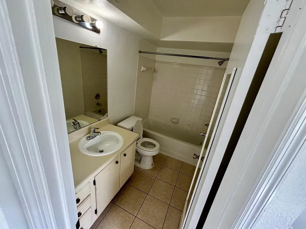 2796 S University Drive #2207 Davie, FL 33328