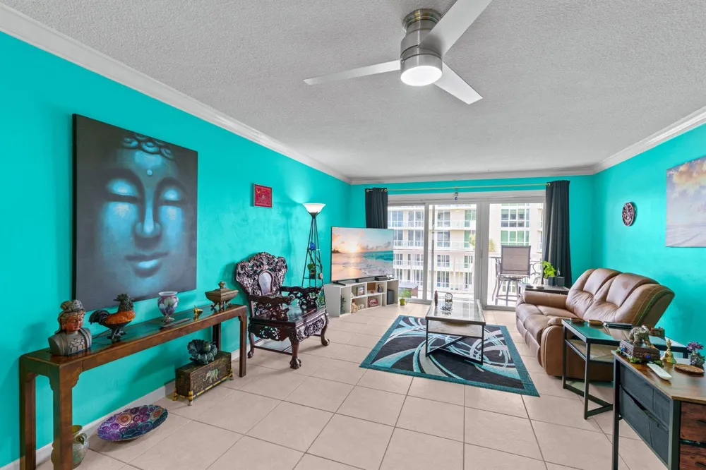 1069 Hillsboro Mile #503 Hillsboro Beach, FL 33062