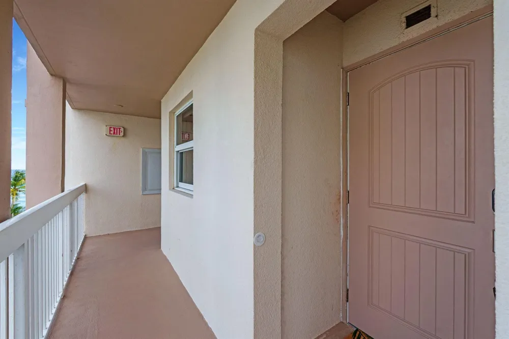 1069 Hillsboro Mile #503 Hillsboro Beach, FL 33062