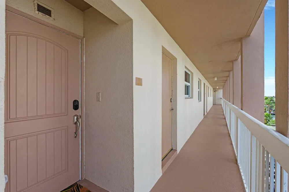 1069 Hillsboro Mile #503 Hillsboro Beach, FL 33062