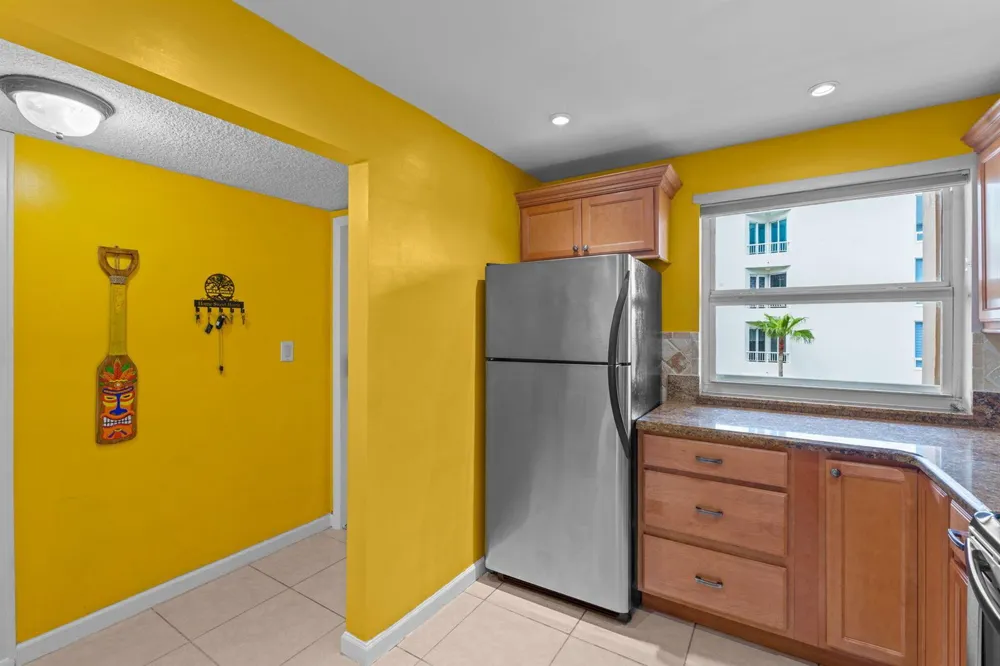 1069 Hillsboro Mile #503 Hillsboro Beach, FL 33062
