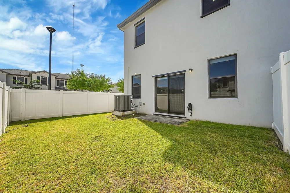 20357 NW 4th Path Miami Gardens, FL 33169