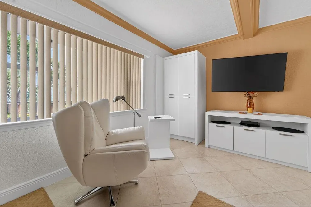 3200 NE 7th Court #Unit 201a Pompano Beach, FL 33062