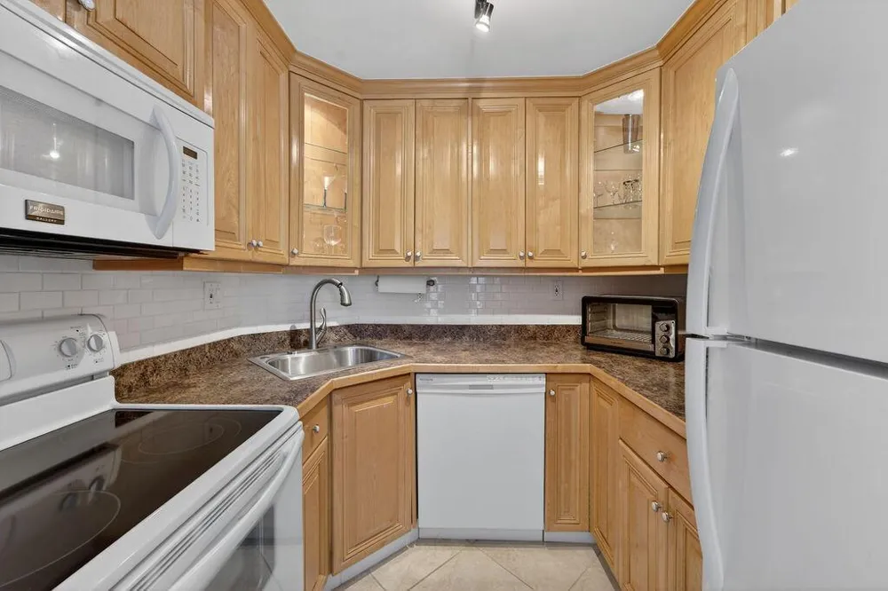 3200 NE 7th Court #Unit 201a Pompano Beach, FL 33062