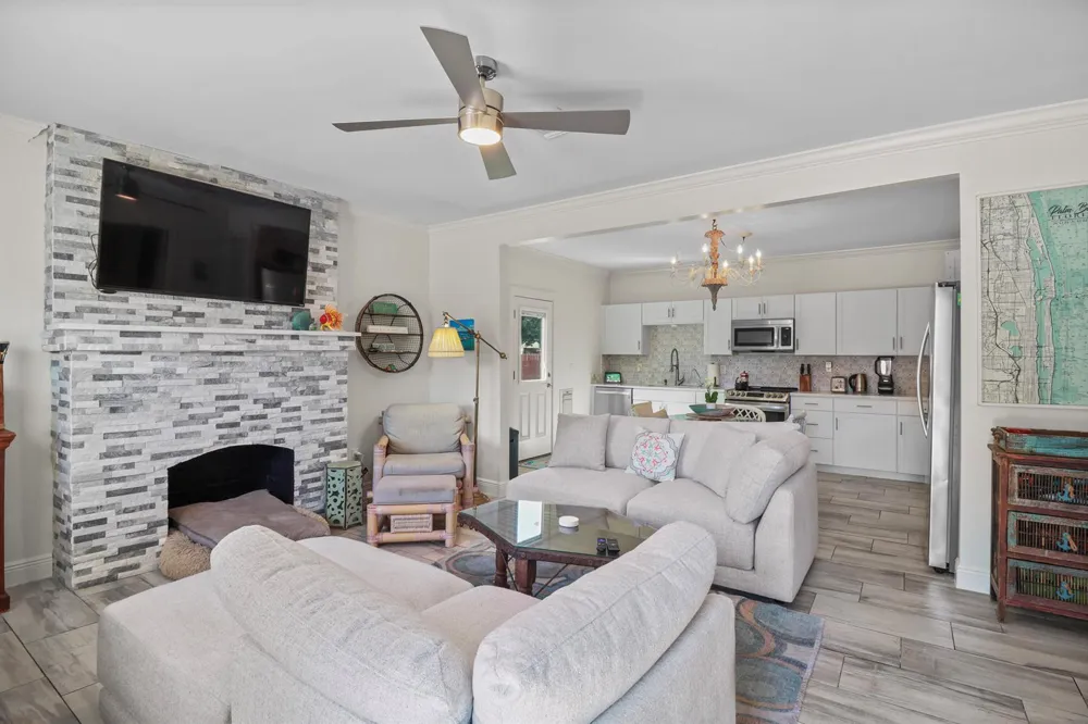 301 Hawthorne Drive Lake Park, FL 33403