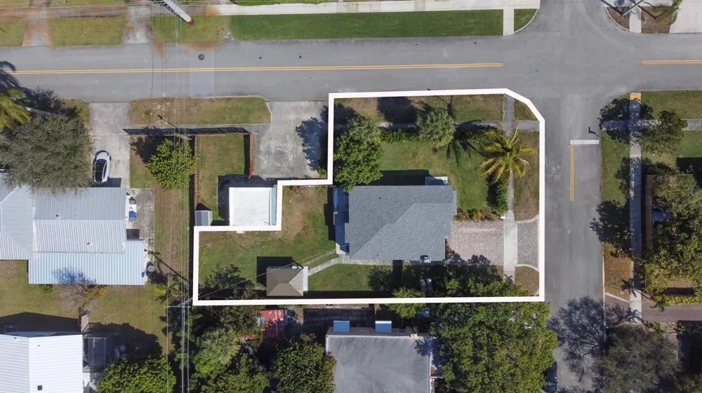 301 Hawthorne Drive Lake Park, FL 33403
