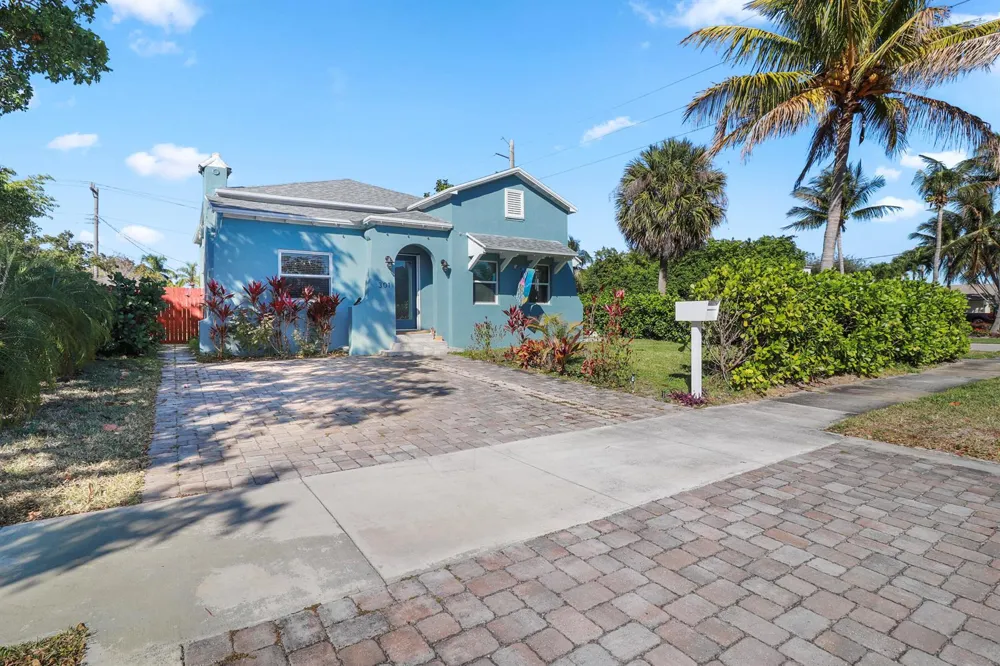 301 Hawthorne Drive Lake Park, FL 33403