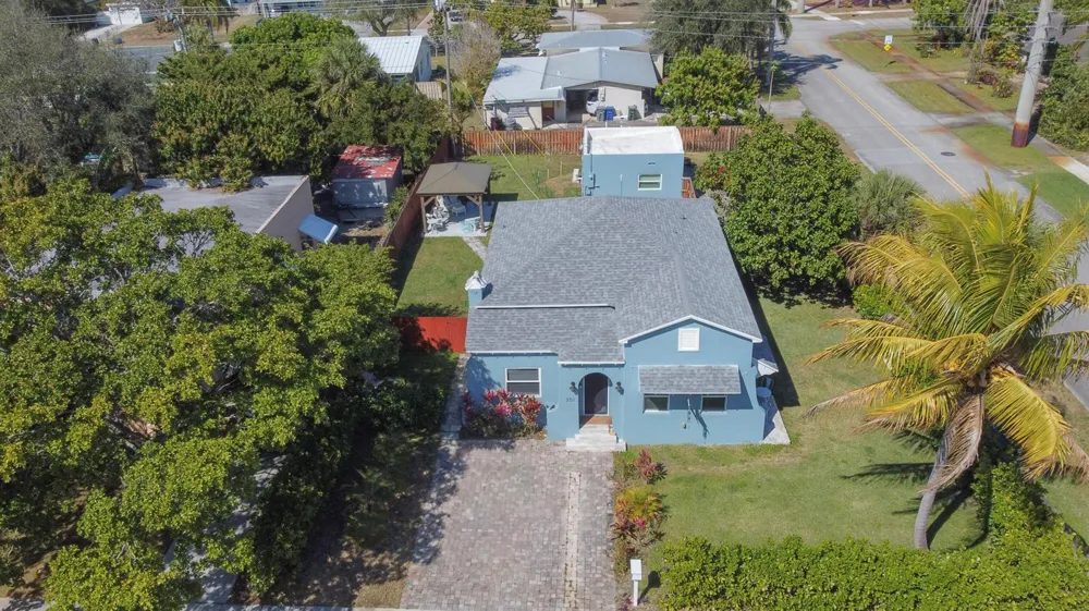 301 Hawthorne Drive Lake Park, FL 33403
