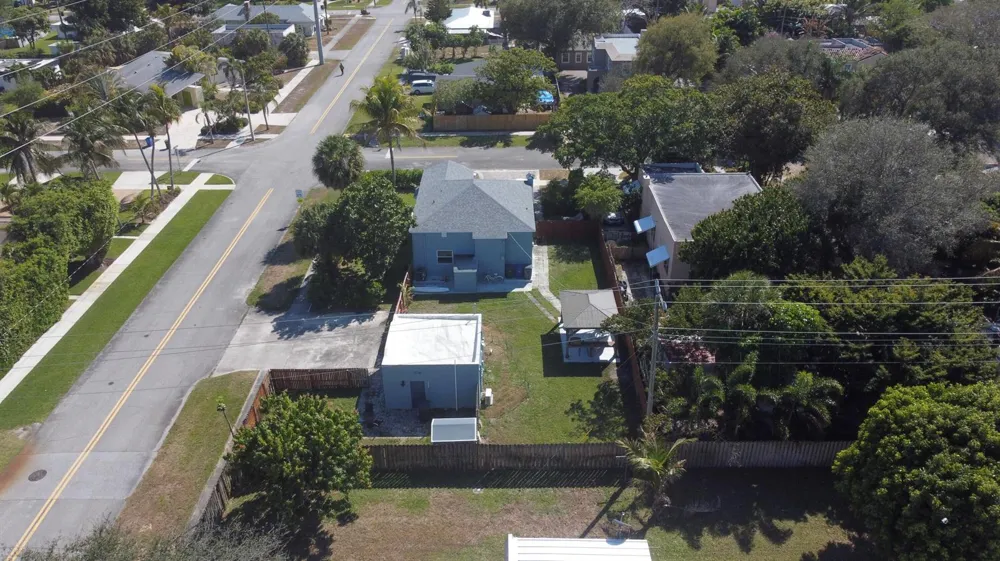 301 Hawthorne Drive Lake Park, FL 33403