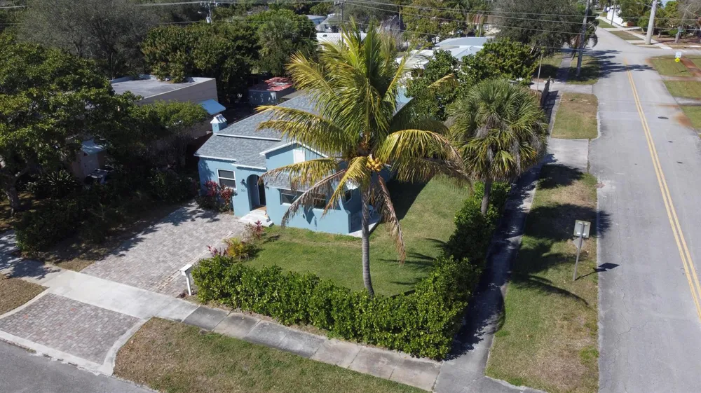 301 Hawthorne Drive Lake Park, FL 33403