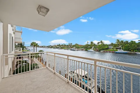 1050 Hillsboro Mile #Unit 203w