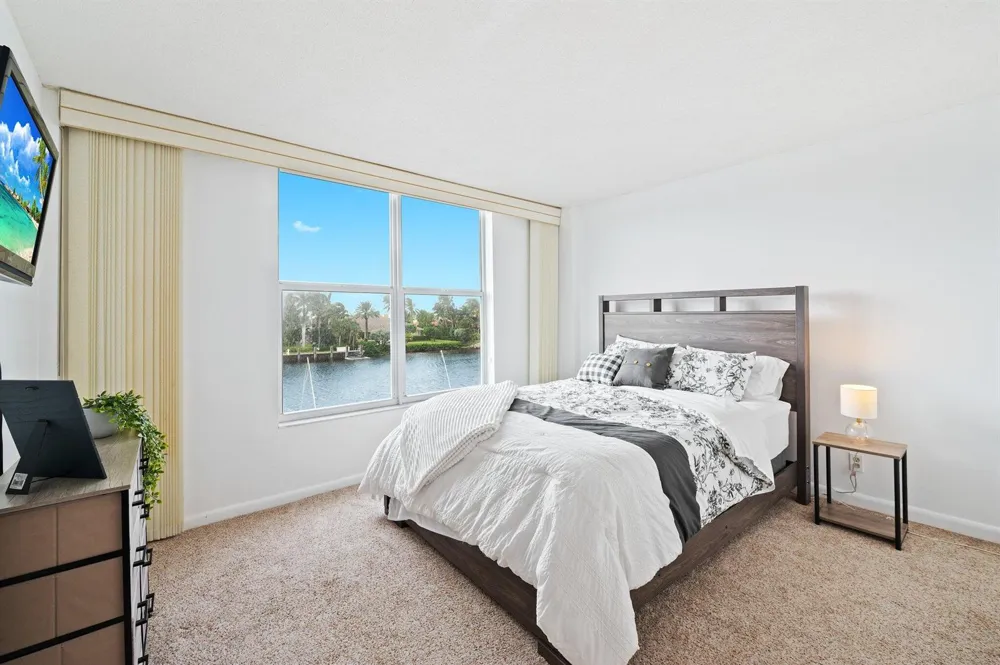 1050 Hillsboro Mile #Unit 203w Hillsboro Beach, FL 33062