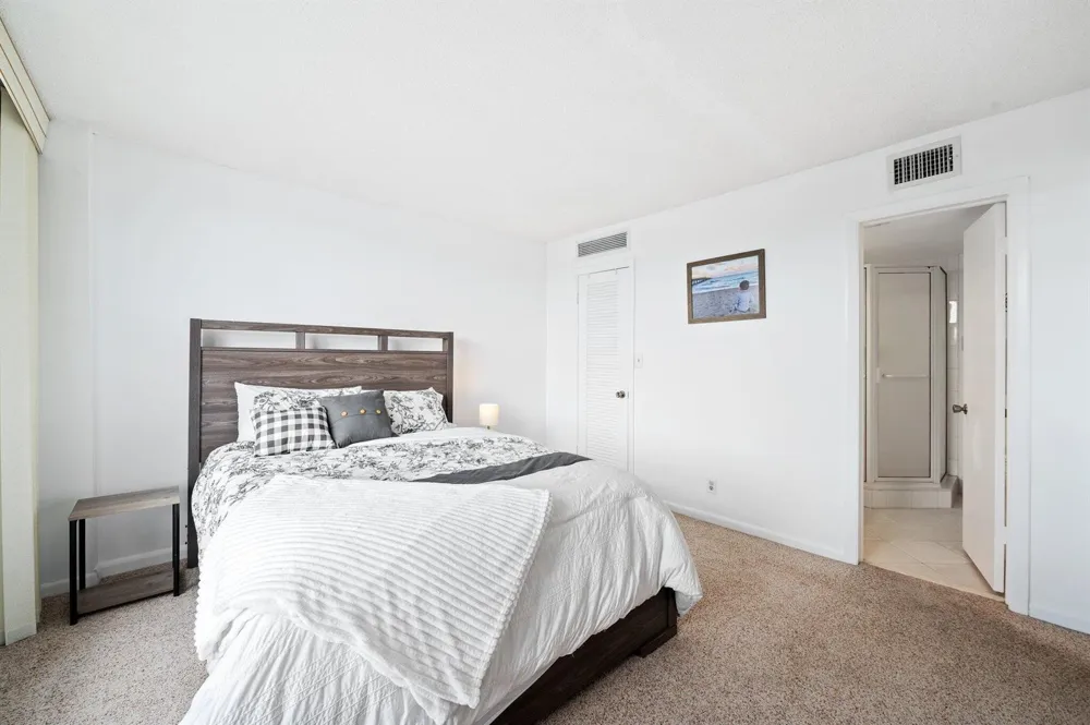1050 Hillsboro Mile #Unit 203w Hillsboro Beach, FL 33062