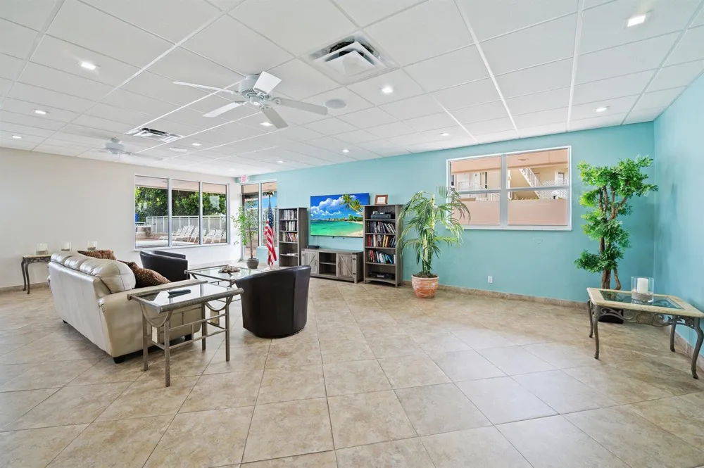 1050 Hillsboro Mile #Unit 203w Hillsboro Beach, FL 33062