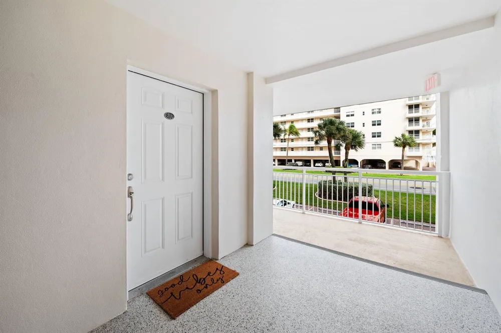 1050 Hillsboro Mile #Unit 203w Hillsboro Beach, FL 33062