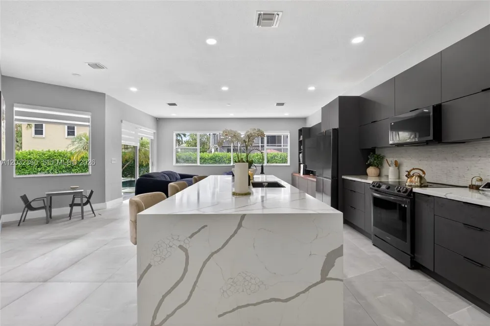 2167 SW 176th Ter Miramar, FL 33029
