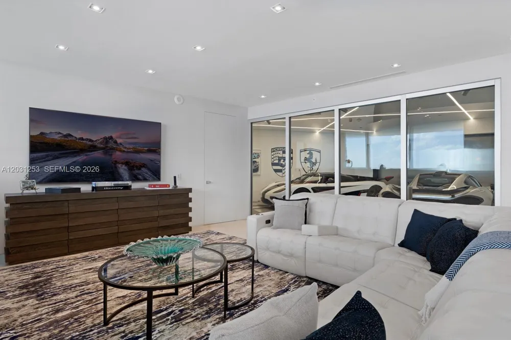 18555 Collins Ave #4405 Sunny Isles Beach, FL 33160