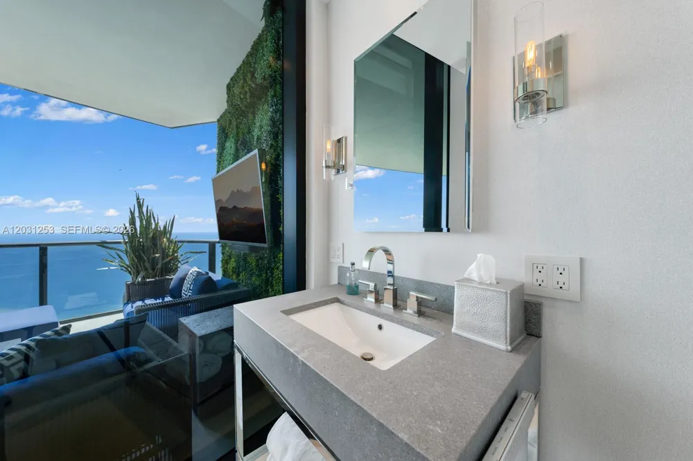 18555 Collins Ave #4405 Sunny Isles Beach, FL 33160