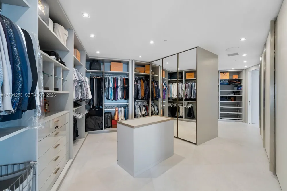 18555 Collins Ave #4405 Sunny Isles Beach, FL 33160