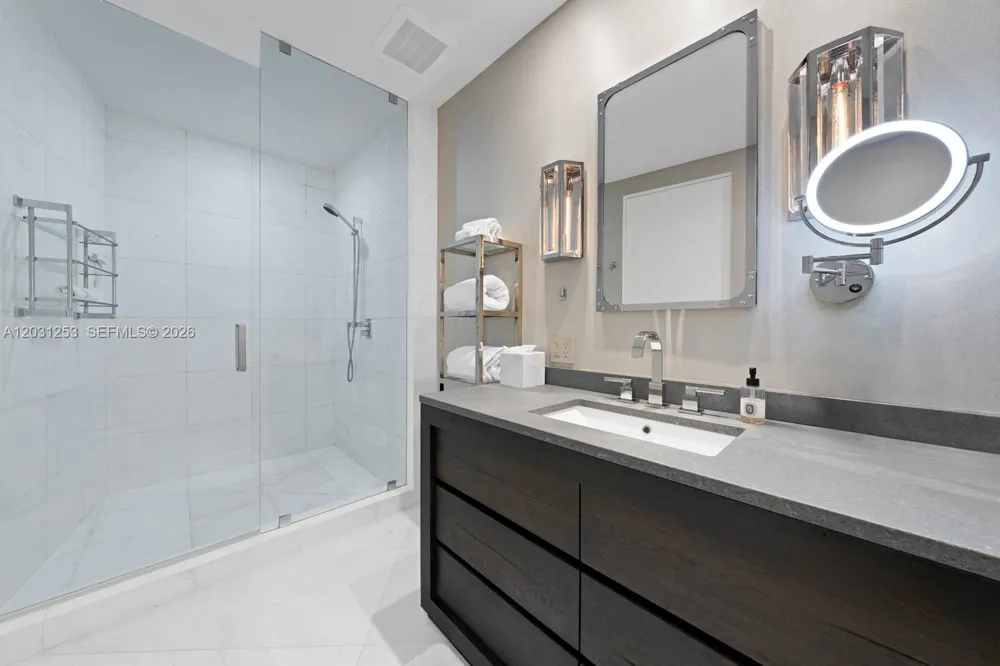 18555 Collins Ave #4405 Sunny Isles Beach, FL 33160
