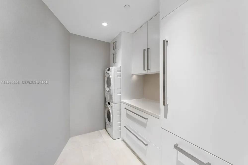 18555 Collins Ave #4405 Sunny Isles Beach, FL 33160