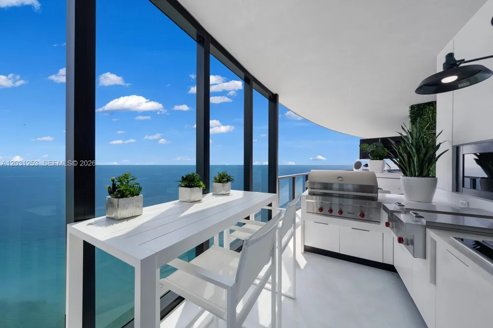 18555 Collins Ave #4405 Sunny Isles Beach, FL 33160