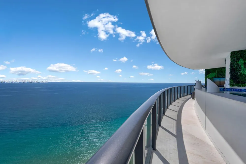 18555 Collins Ave #4405 Sunny Isles Beach, FL 33160