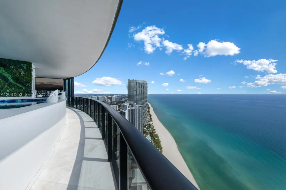 18555 Collins Ave #4405 Sunny Isles Beach, FL 33160