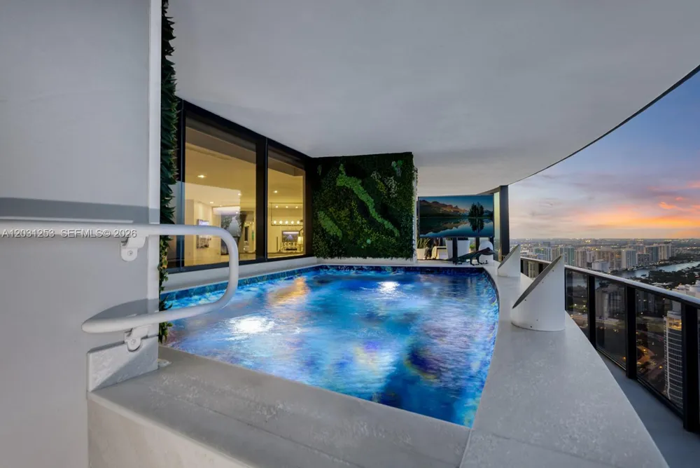 18555 Collins Ave #4405 Sunny Isles Beach, FL 33160