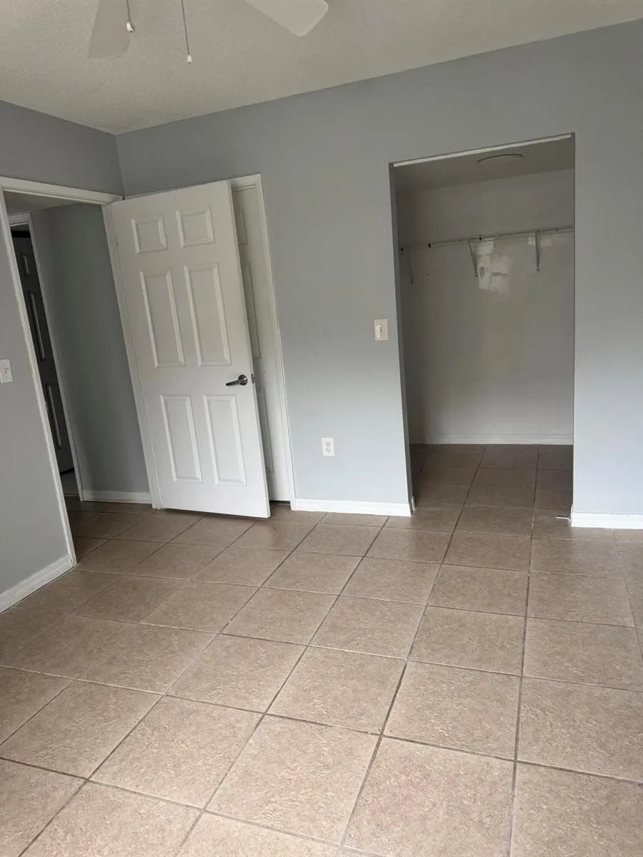 1670 42nd Circle #105 Vero Beach, FL 32967