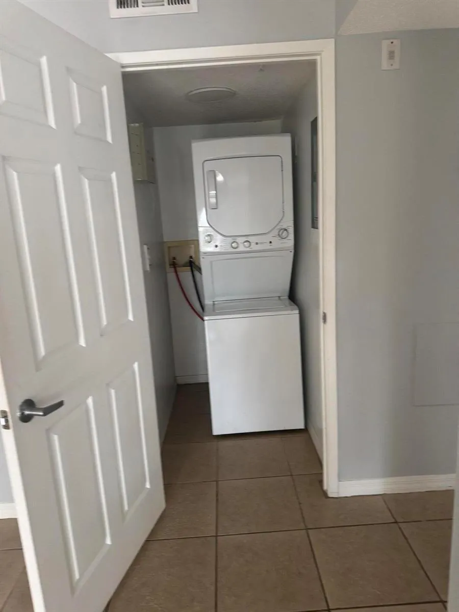1670 42nd Circle #105 Vero Beach, FL 32967