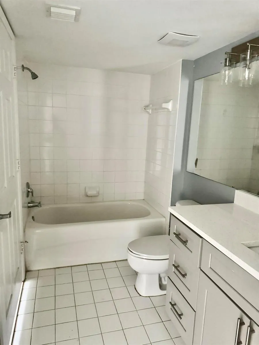 1670 42nd Circle #105 Vero Beach, FL 32967