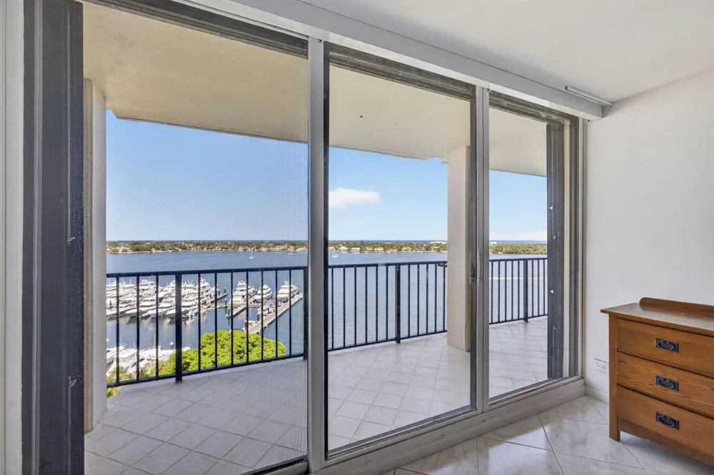 134 Lakeshore Drive #T14 North Palm Beach, FL 33408