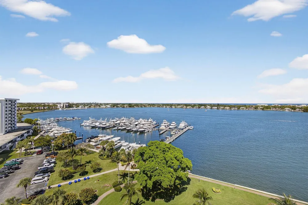134 Lakeshore Drive #T14 North Palm Beach, FL 33408